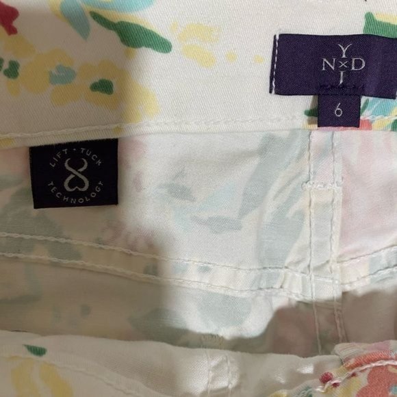 NWT NYDJ Kendall Printed Roll Cuff Ankle Jean lift tuck tech White Floral size 6 - Picture 9 of 13
